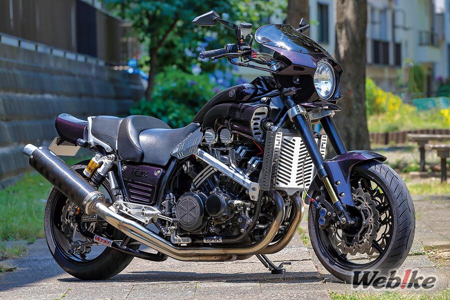 Mantiene l’atmosfera degli anni ’80 e ’90: V-MAX Custom
