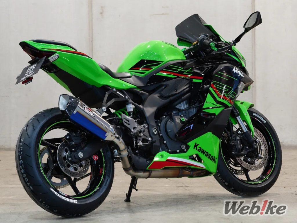 YOSHIMURA Custom ZX-4R e 25R con il nuovo scarico Cyclone avvistate al Tokyo Motorcycle Show! [Salone del Motociclo 2024]